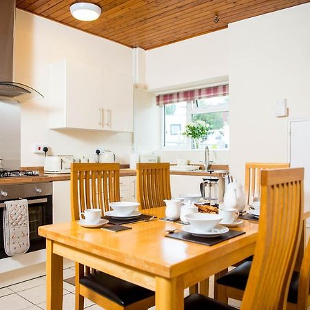 Awel Taf- Central Cottage Ideal For Families, With Parking 圣克莱尔斯 外观 照片