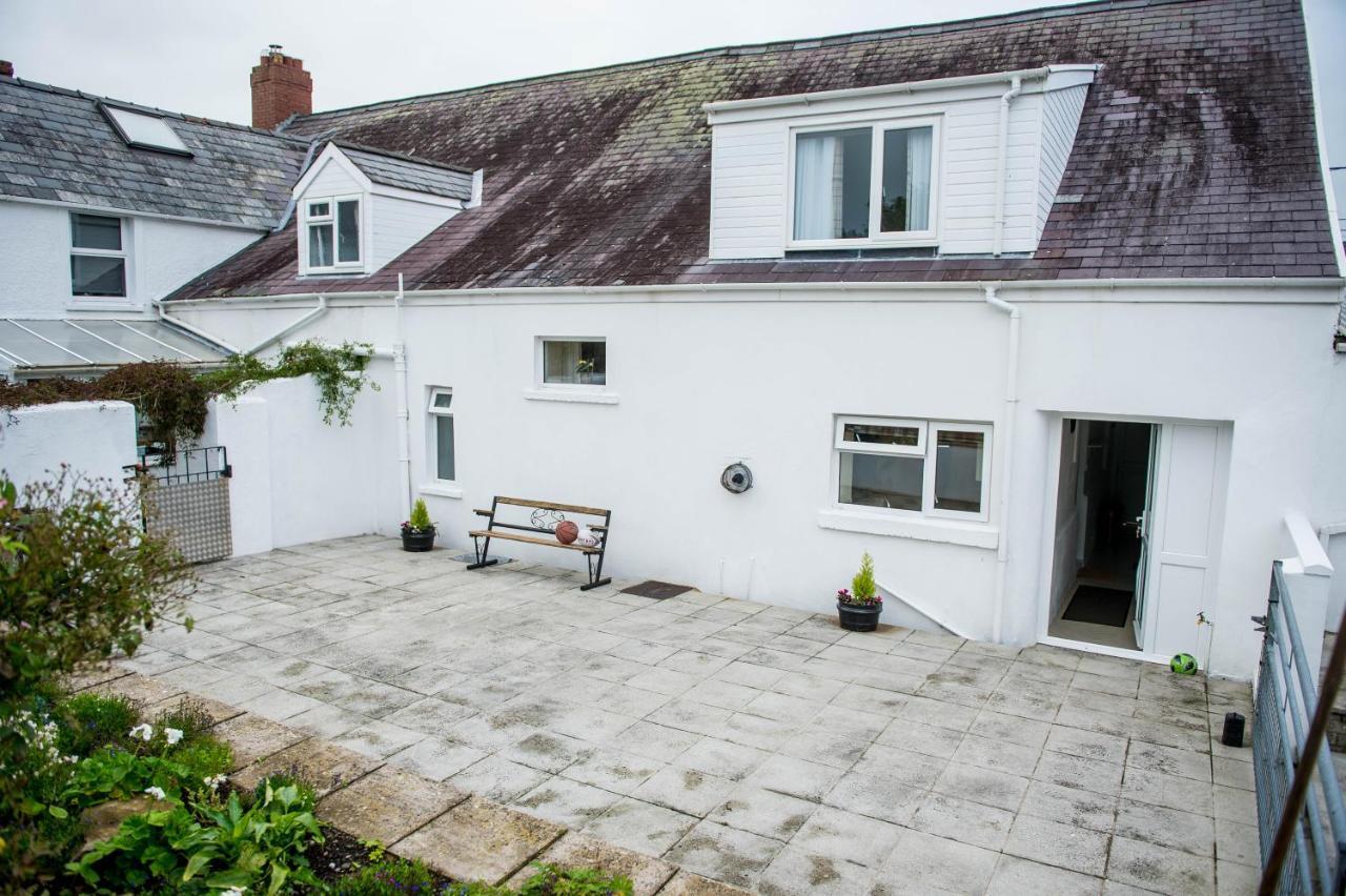 Awel Taf- Central Cottage Ideal For Families, With Parking 圣克莱尔斯 外观 照片